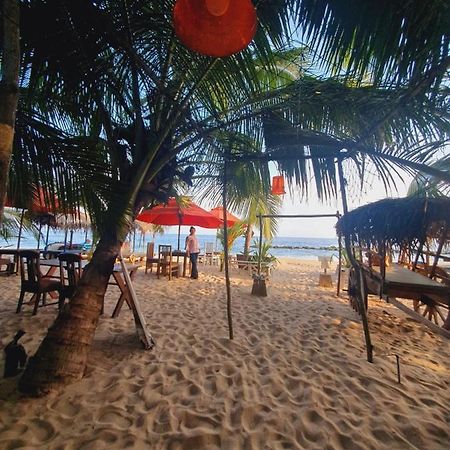 Blue Horizon Beach Hotel Тангалла Экстерьер фото