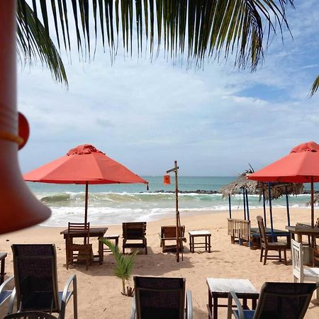 Blue Horizon Beach Hotel Тангалла Экстерьер фото