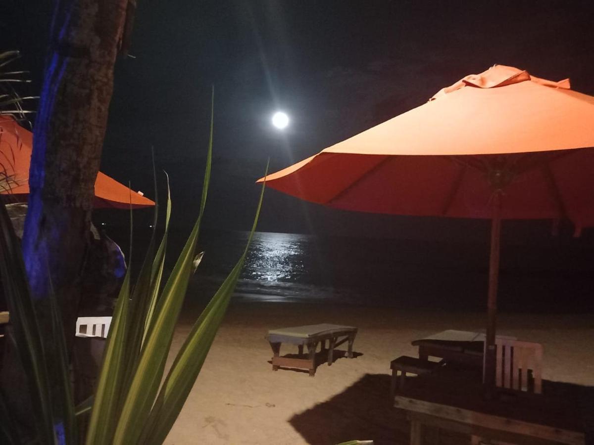 Blue Horizon Beach Hotel Тангалла Экстерьер фото