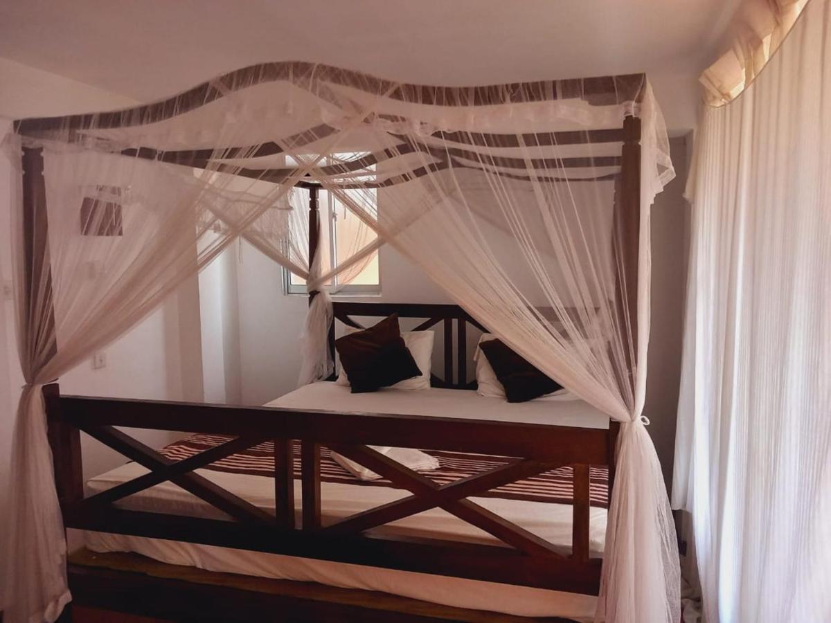Blue Horizon Beach Hotel Тангалла Экстерьер фото