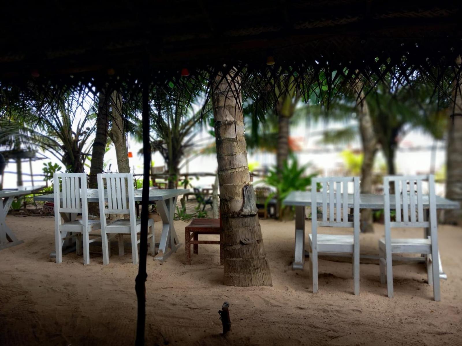 Blue Horizon Beach Hotel Тангалла Экстерьер фото