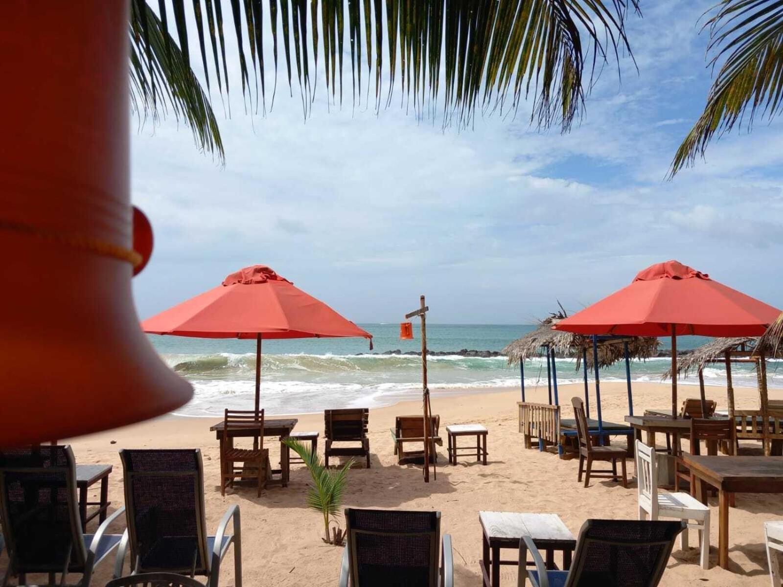 Blue Horizon Beach Hotel Тангалла Экстерьер фото