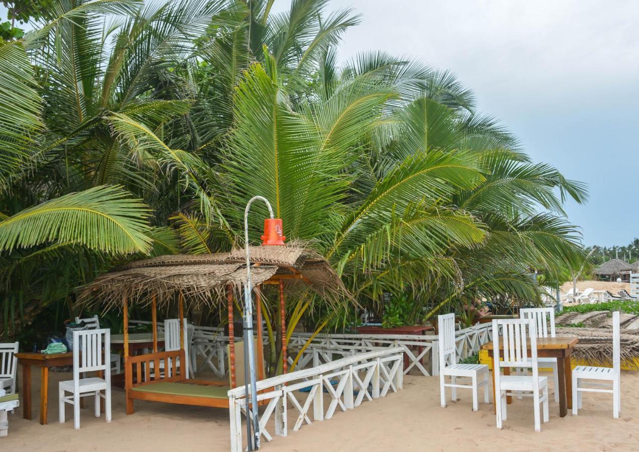 Blue Horizon Beach Hotel Тангалла Экстерьер фото